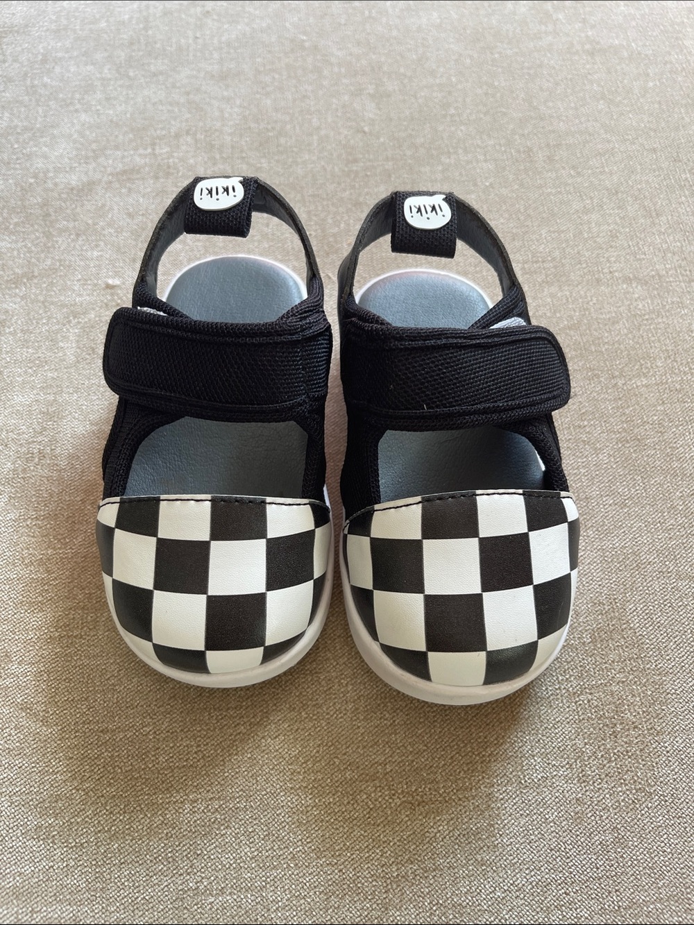 Ikiki Kids Black & White Checker Slip-On Sandals size 5